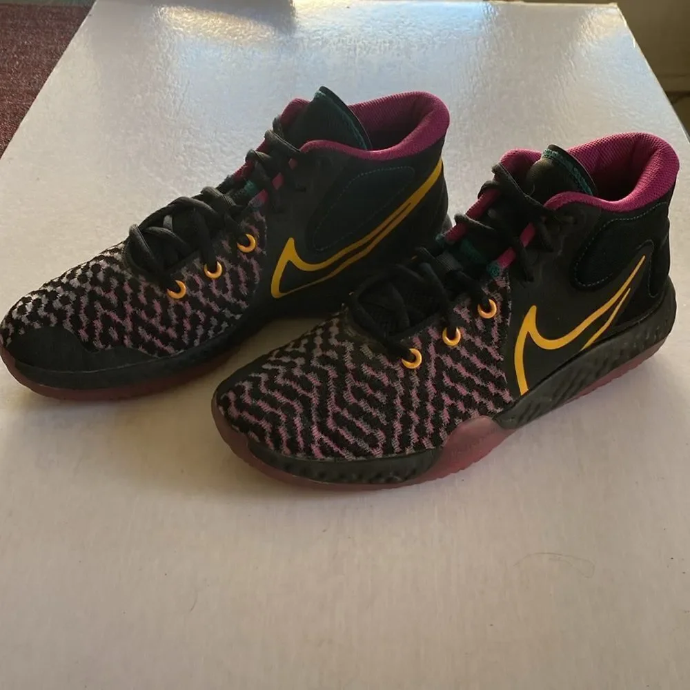 NIKE KD Trey 5 VIII Black Purple Yellow Cactus Flower Mid Tops CK2090-005 Size 8